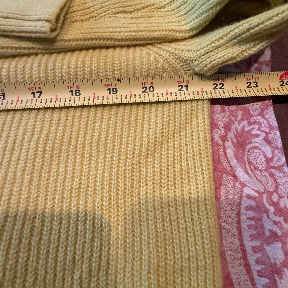 NWOT Old Navy Citron V-Neck Knit Sweater SZ L - Picture 12 of 12